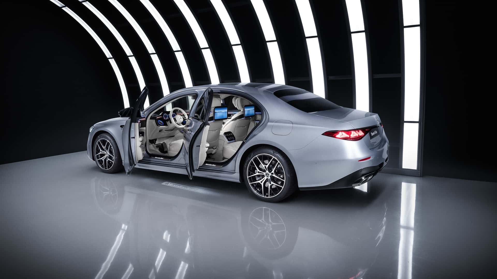 Mercedes-Benz S-Class 2026 ra mắt: Bản facelift nhưng thay hơn 2.700 chi tiết, hệ thống treo tiêu chuẩn cực ‘khôn’- Ảnh 11. Mercedes-Benz S-Class 2026 ra mắt: Bản facelift nhưng thay hơn 2.700 chi tiết, hệ thống treo tiêu chuẩn cực ‘khôn’- Ảnh 11.