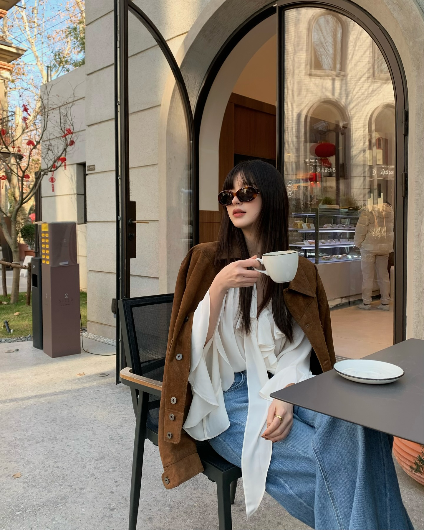 Cách đơn giản nhất để sành điệu hơn chính là mặc đồ màu trắng- Ảnh 2. Cách đơn giản nhất để sành điệu hơn chính là mặc đồ màu trắng- Ảnh 2.