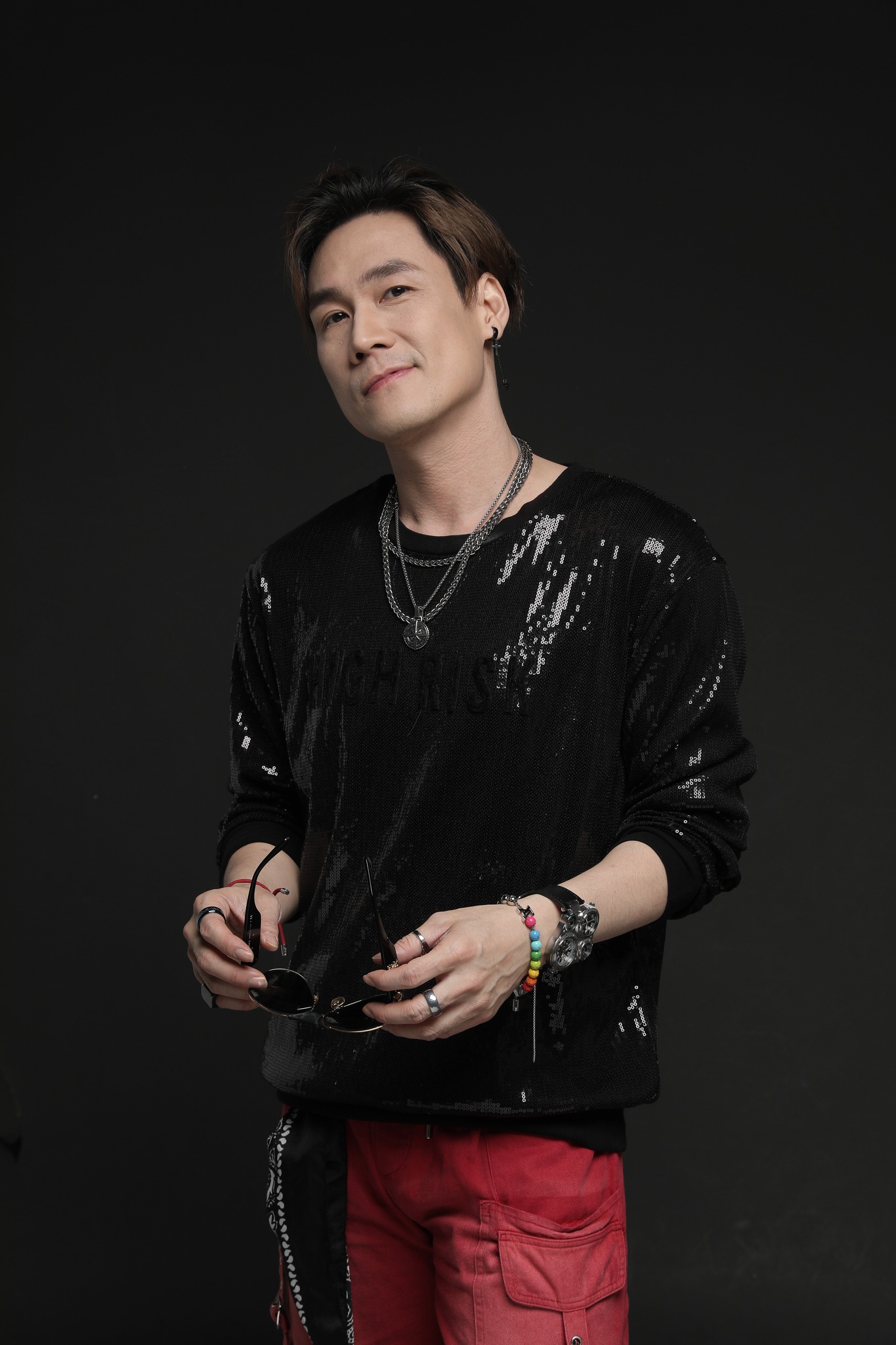 Sự hết thời của sao nam Vbiz c&oacute; hit quốc d&acirc;n: Li&ecirc;n tục bị xử phạt, ra nhạc bị ch&ecirc; lỗi thời- Ảnh 1.