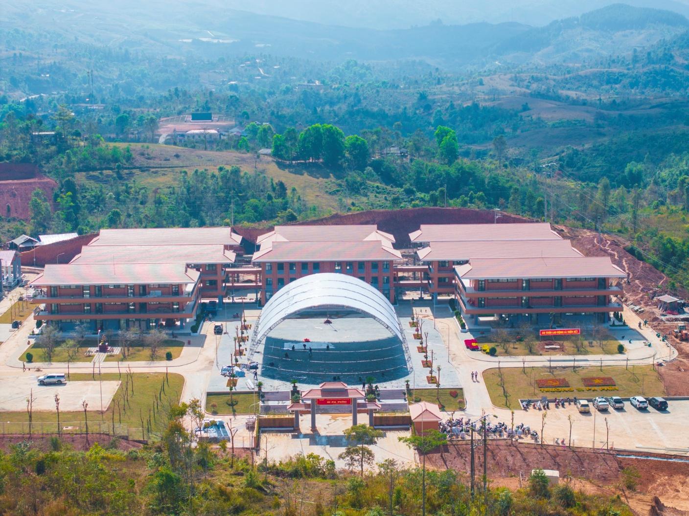 Cận cảnh trường phổ th&ocirc;ng hiện đại nhất bi&ecirc;n giới ph&iacute;a Bắc: Rộng 6,88 ha, vốn đầu tư 230 tỷ đồng- Ảnh 3.