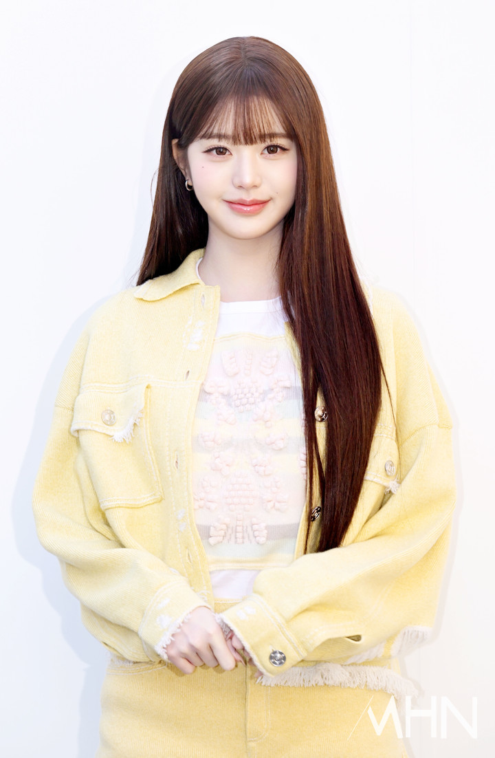 &ldquo;C&ocirc;ng ch&uacute;a Kpop&rdquo; bị mắng ngay giữa sự kiện, ngượng ng&ugrave;ng rồi phải rời đi ngay- Ảnh 3.