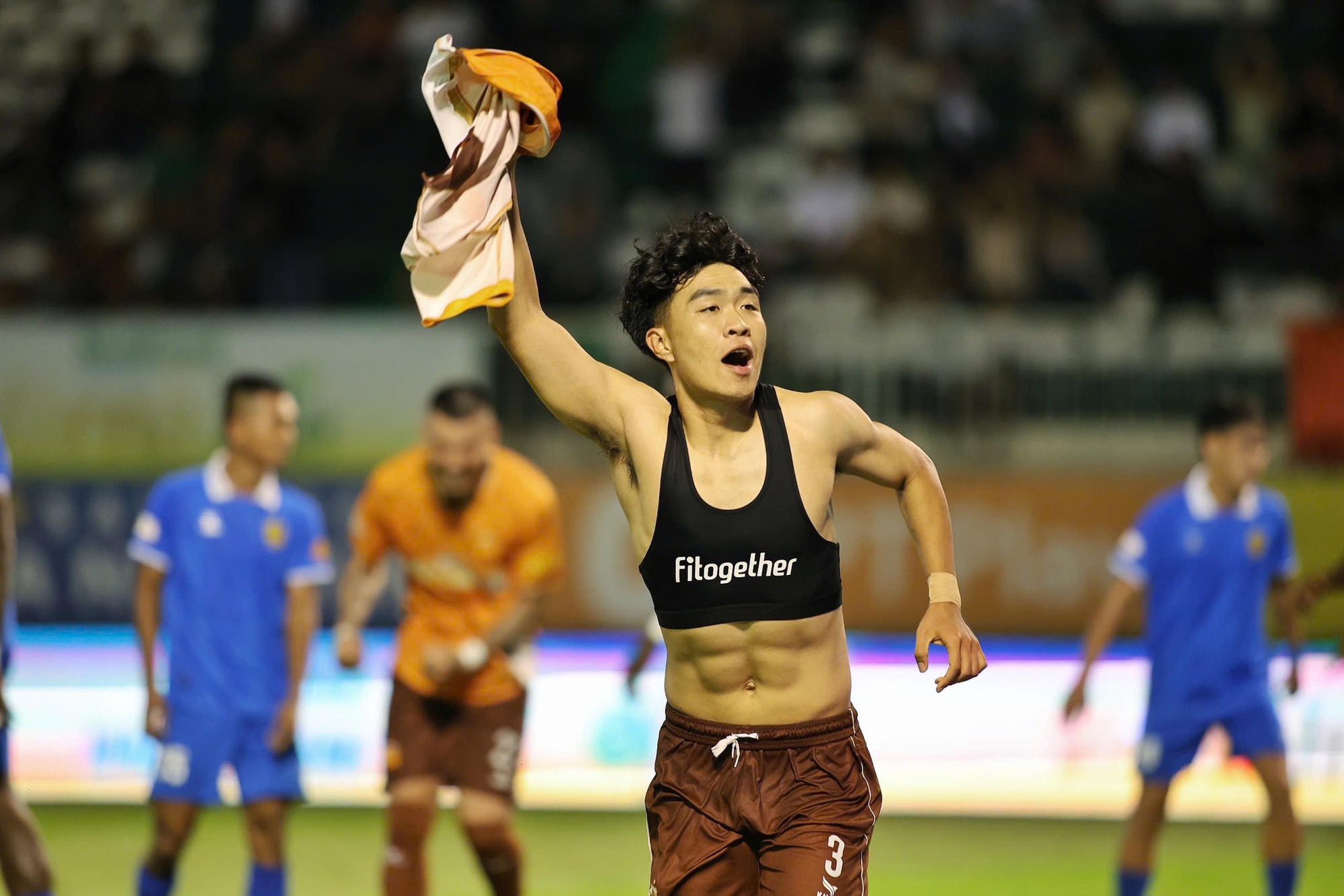 Ảnh cũ của L&yacute; Đức g&acirc;y b&atilde;o mạng- Ảnh 2.