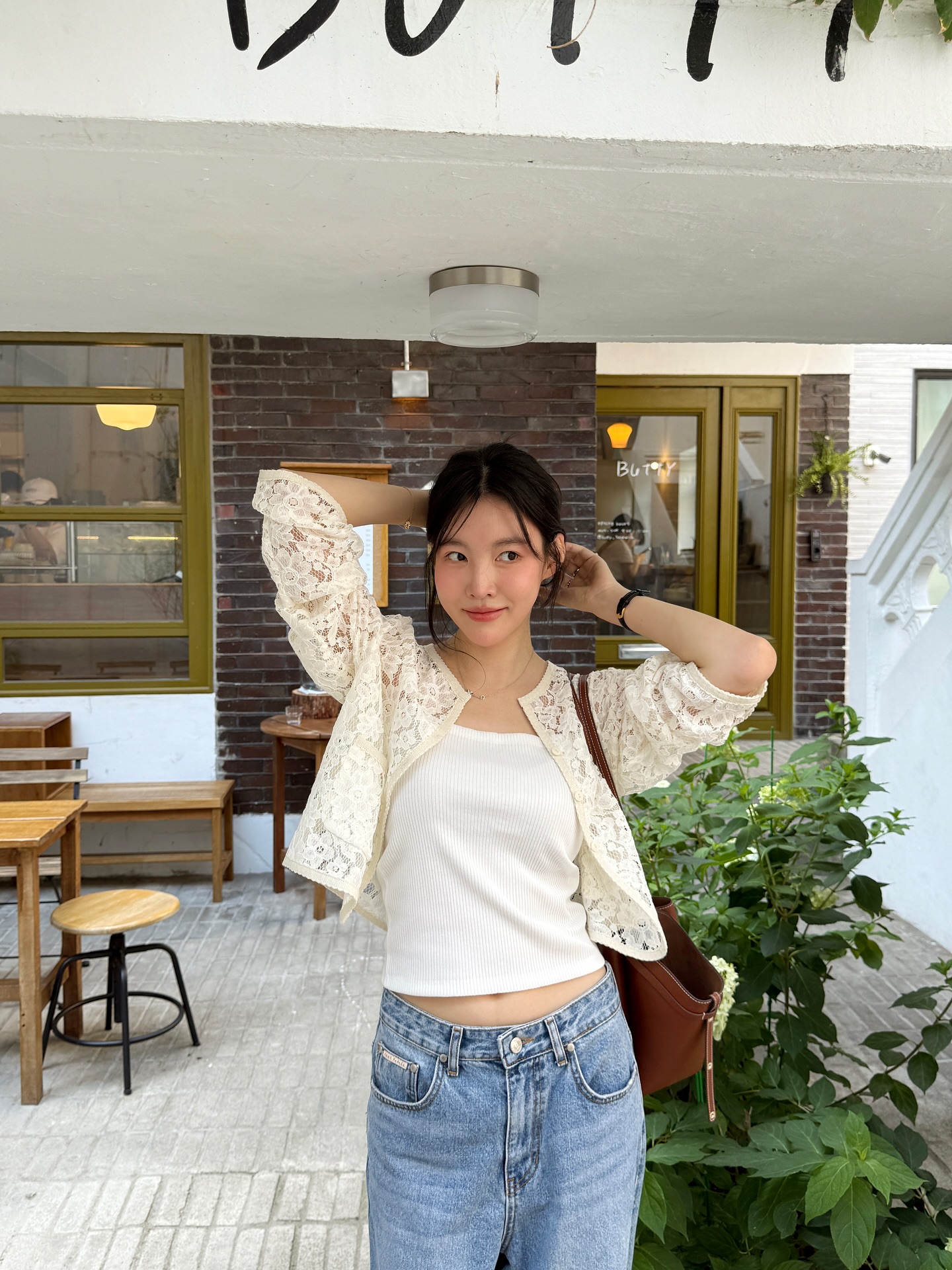 Cách đơn giản nhất để sành điệu hơn chính là mặc đồ màu trắng- Ảnh 6. Cách đơn giản nhất để sành điệu hơn chính là mặc đồ màu trắng- Ảnh 6.