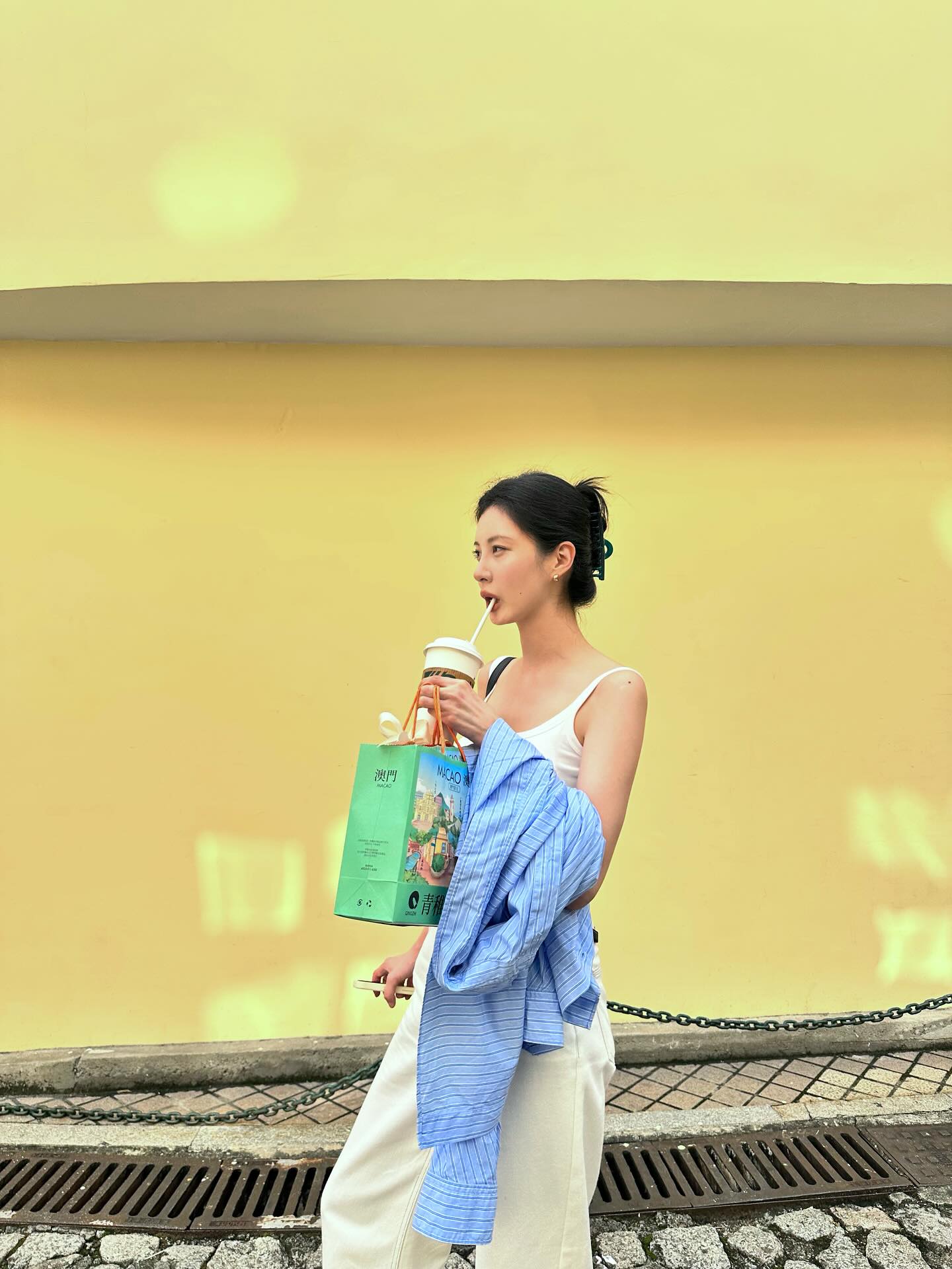 Style của g&aacute;i ngoan nức tiếng Kbiz: U40 trẻ trung bất bại nhờ 5 c&ocirc;ng thức diện đồ- Ảnh 3.