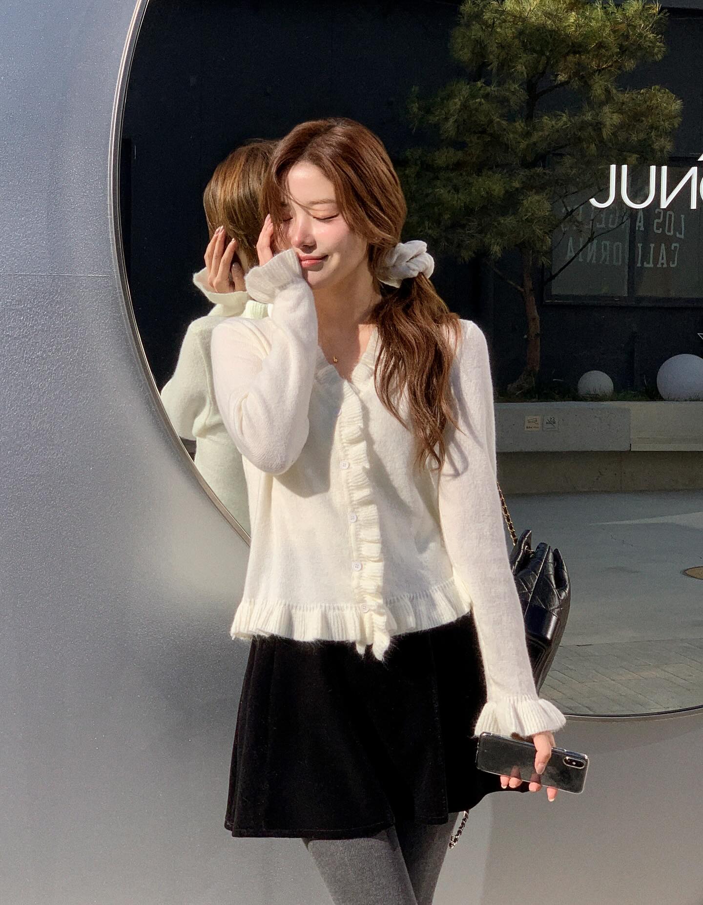 Cách đơn giản nhất để sành điệu hơn chính là mặc đồ màu trắng- Ảnh 9. Cách đơn giản nhất để sành điệu hơn chính là mặc đồ màu trắng- Ảnh 9.