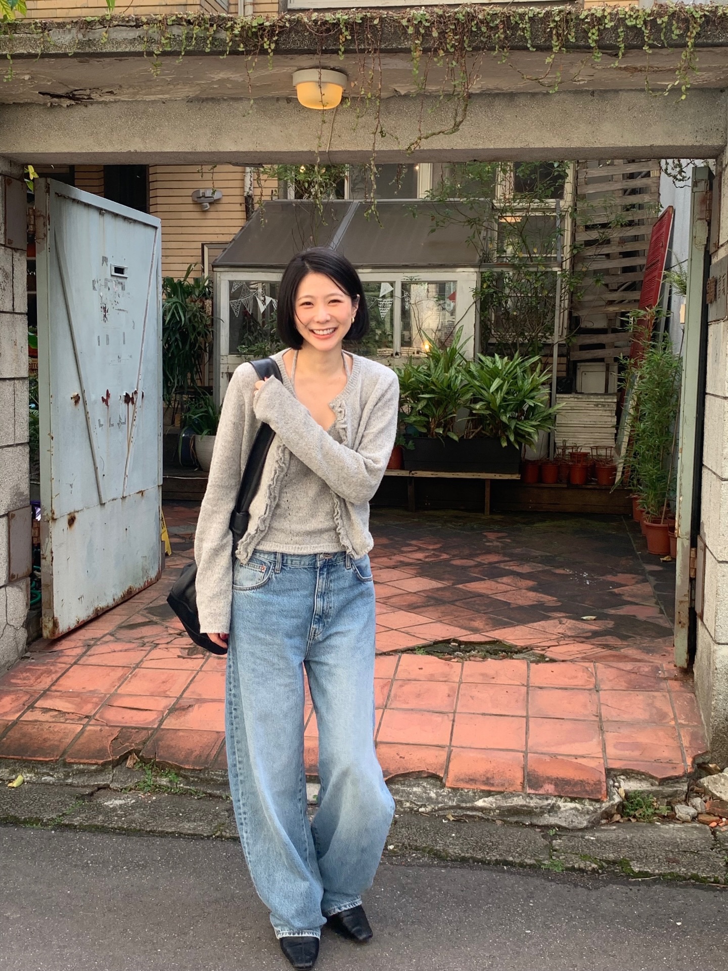 4 cách mặc quần jeans cho nàng thích phong cách tối giản- Ảnh 6. 4 cách mặc quần jeans cho nàng thích phong cách tối giản- Ảnh 6.