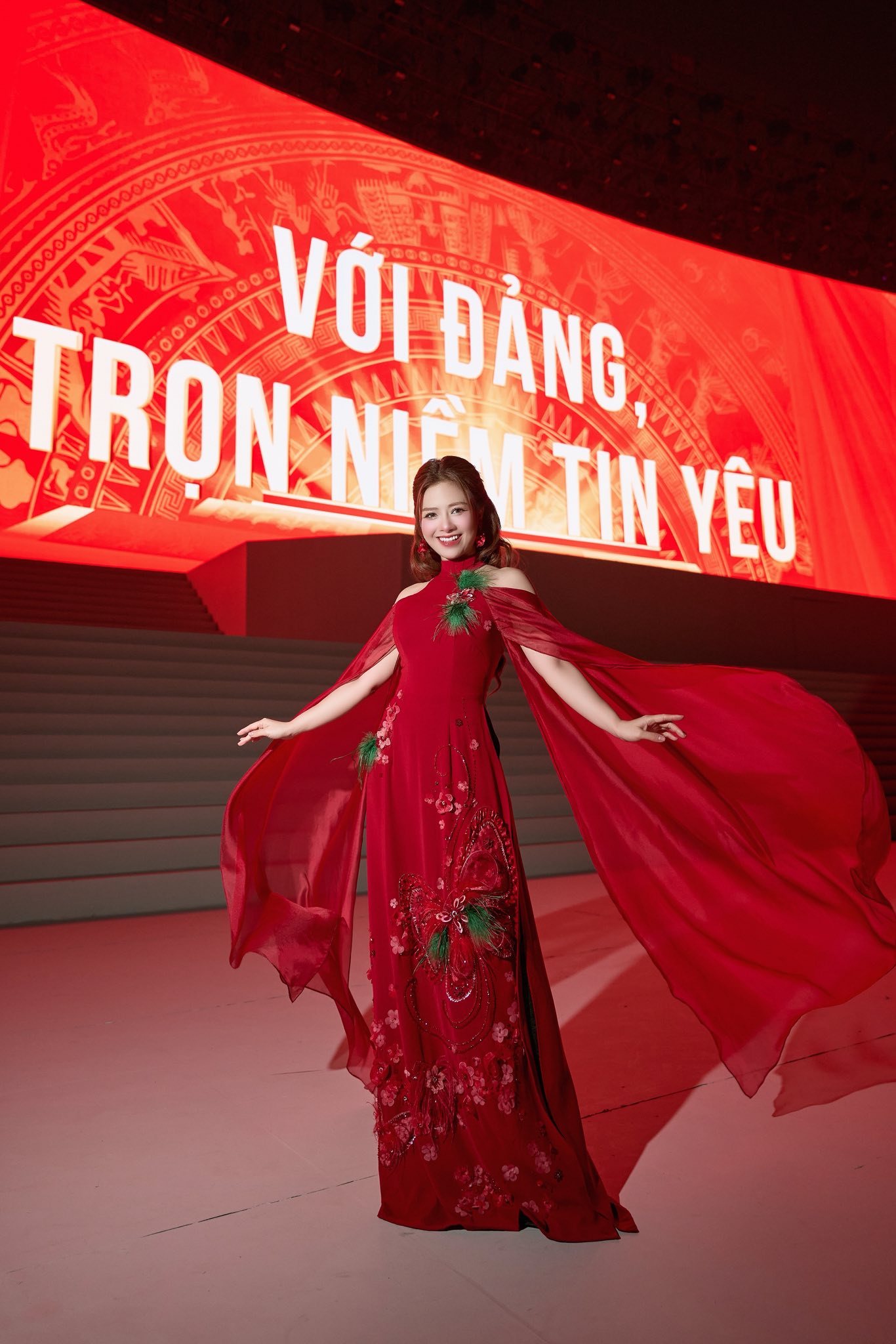 Giảng vi&ecirc;n thanh nhạc đắt show nhất Việt Nam: Thủ khoa trường nghệ thuật, sự nghiệp lẫn nhan sắc đều l&ecirc;n hương- Ảnh 1.