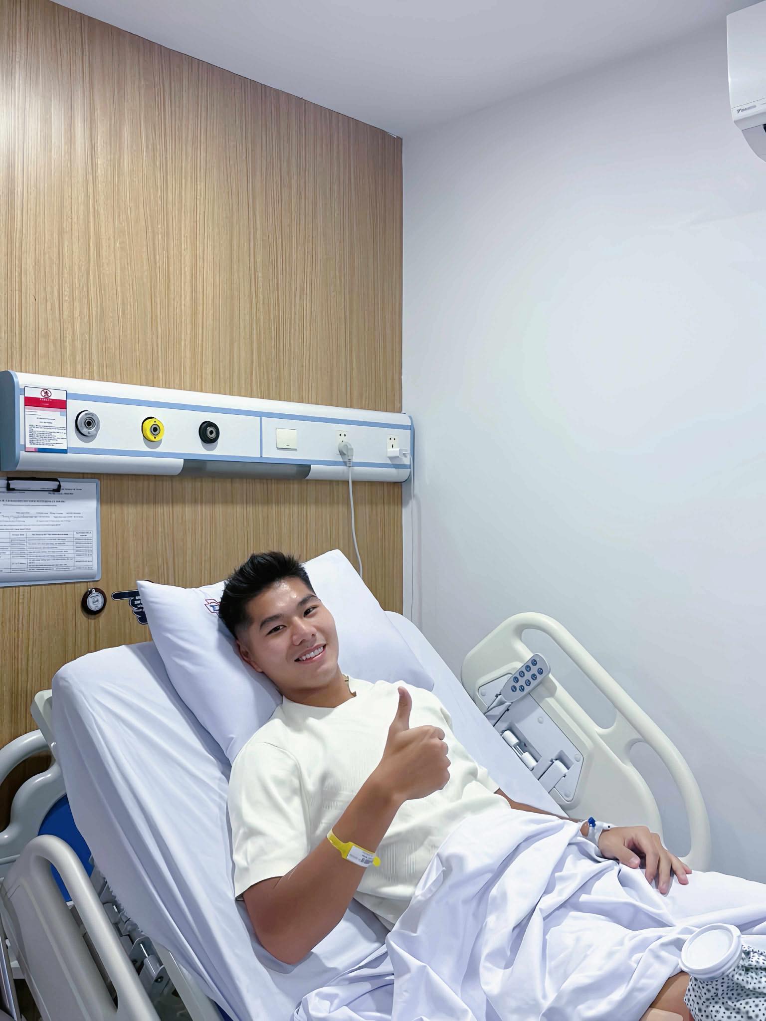 Chia sẻ đầu ti&ecirc;n của Hiểu Minh sau phẫu thuật chấn thương d&acirc;y chằng- Ảnh 1.