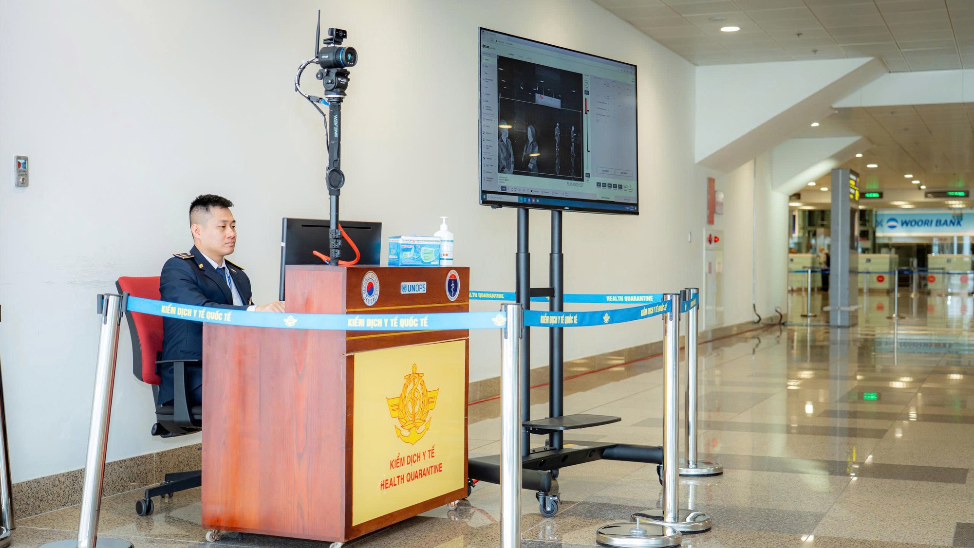 Ngăn chặn virus Nipah: Cận cảnh m&aacute;y qu&eacute;t hồng ngoại hiện đại tại s&acirc;n bay Nội B&agrave;i- Ảnh 5.