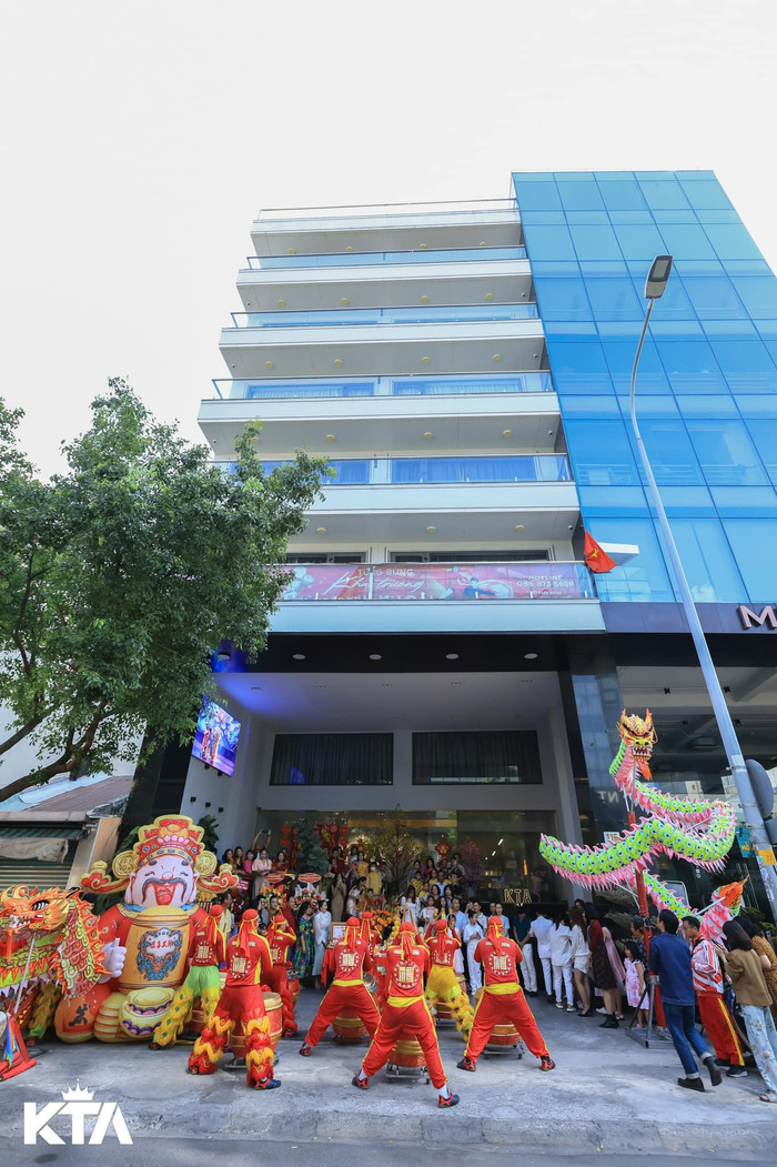 1 sao nữ Vbiz chi 2 tỷ thưởng Tết, mỗi nh&acirc;n vi&ecirc;n nhận bao nhi&ecirc;u?- Ảnh 8.