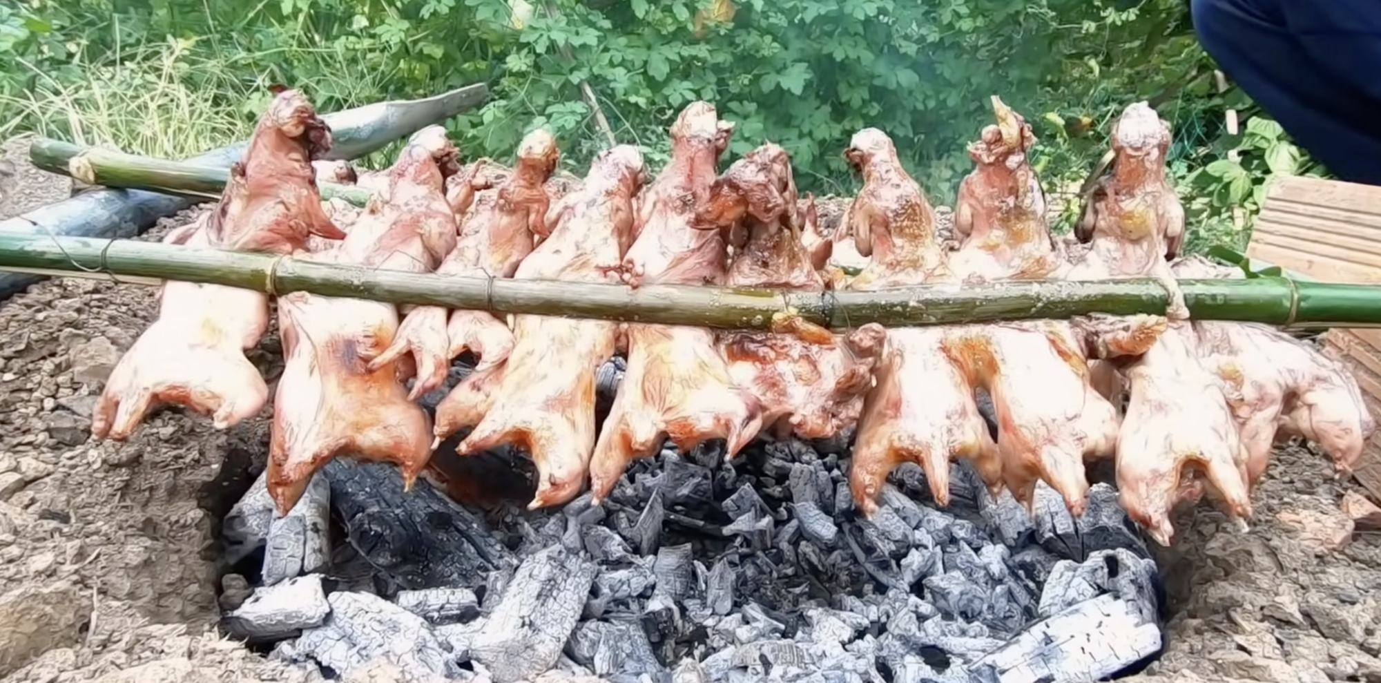 M&oacute;n thịt miền T&acirc;y nghe t&ecirc;n đ&atilde; hết hồn, cho tiền kh&ocirc;ng d&aacute;m ăn nhưng ai kh&ocirc;ng biết t&ecirc;n th&igrave; lại khen lấy khen để- Ảnh 3.