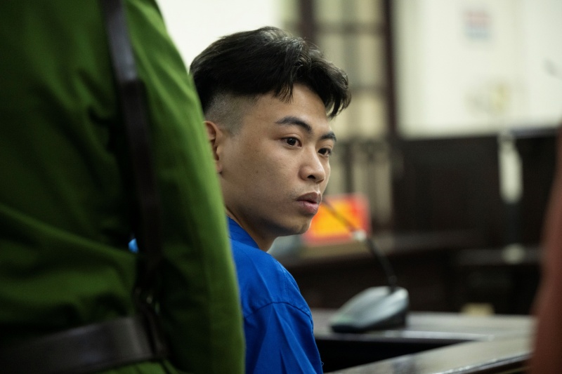 &ldquo;Tổng t&agrave;i&rdquo; li&ecirc;n tục phủ nhận x&uacute;i giục đ&aacute;nh người, lời khai tại t&ograve;a đối lập ho&agrave;n to&agrave;n với "đ&agrave;n em"- Ảnh 8.