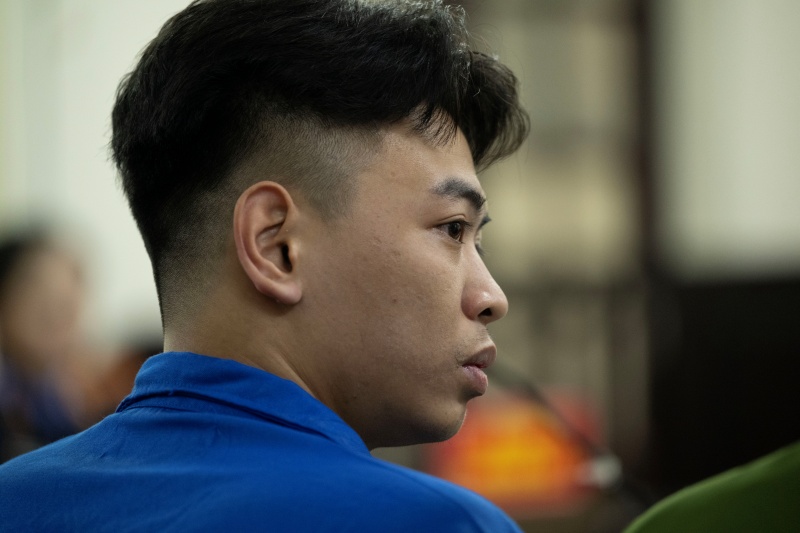 &ldquo;Tổng t&agrave;i&rdquo; li&ecirc;n tục phủ nhận x&uacute;i giục đ&aacute;nh người, lời khai tại t&ograve;a đối lập ho&agrave;n to&agrave;n với "đ&agrave;n em"- Ảnh 5.