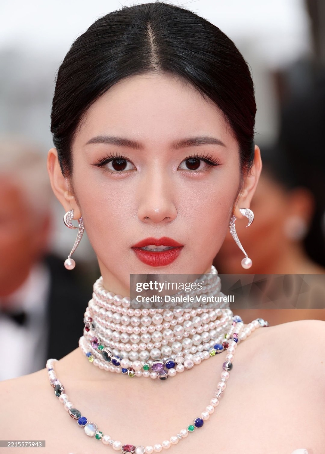 Bức ảnh gây lú cực mạnh đang chia rẽ MXH: Mỗi người nhìn ra 1 minh tinh, rốt cuộc cô ấy là ai?- Ảnh 2. Bức ảnh gây lú cực mạnh đang chia rẽ MXH: Mỗi người nhìn ra 1 minh tinh, rốt cuộc cô ấy là ai?- Ảnh 2.