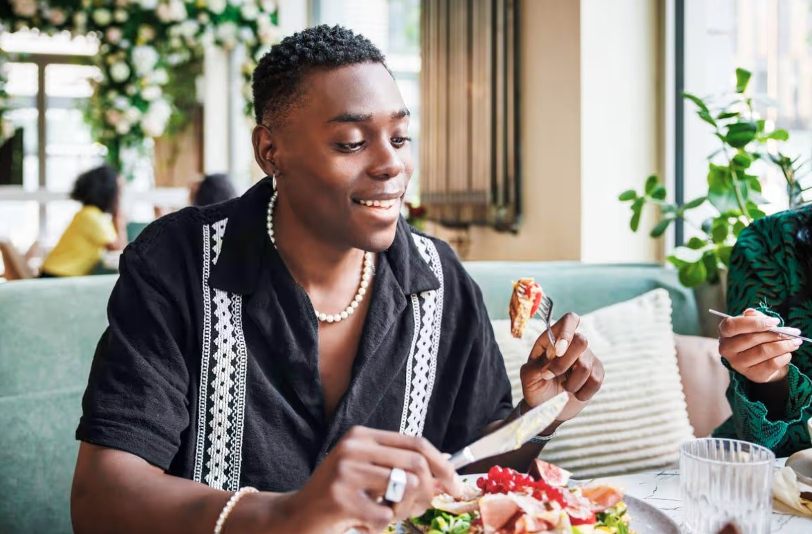 Dưỡng chất &ldquo;v&agrave;ng&rdquo; hạ cholesterol nhưng 90% người bỏ qu&ecirc;n- Ảnh 1.