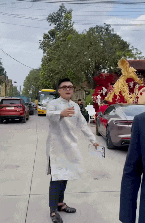 Đ&aacute;m cưới Bi&ecirc;n H&ograve;a g&acirc;y ấn tượng mạnh: Kh&ocirc;ng ph&ocirc; trương hồi m&ocirc;n nhưng tư gia nh&agrave; g&aacute;i khiến ai nh&igrave;n cũng "ao ước"- Ảnh 4.