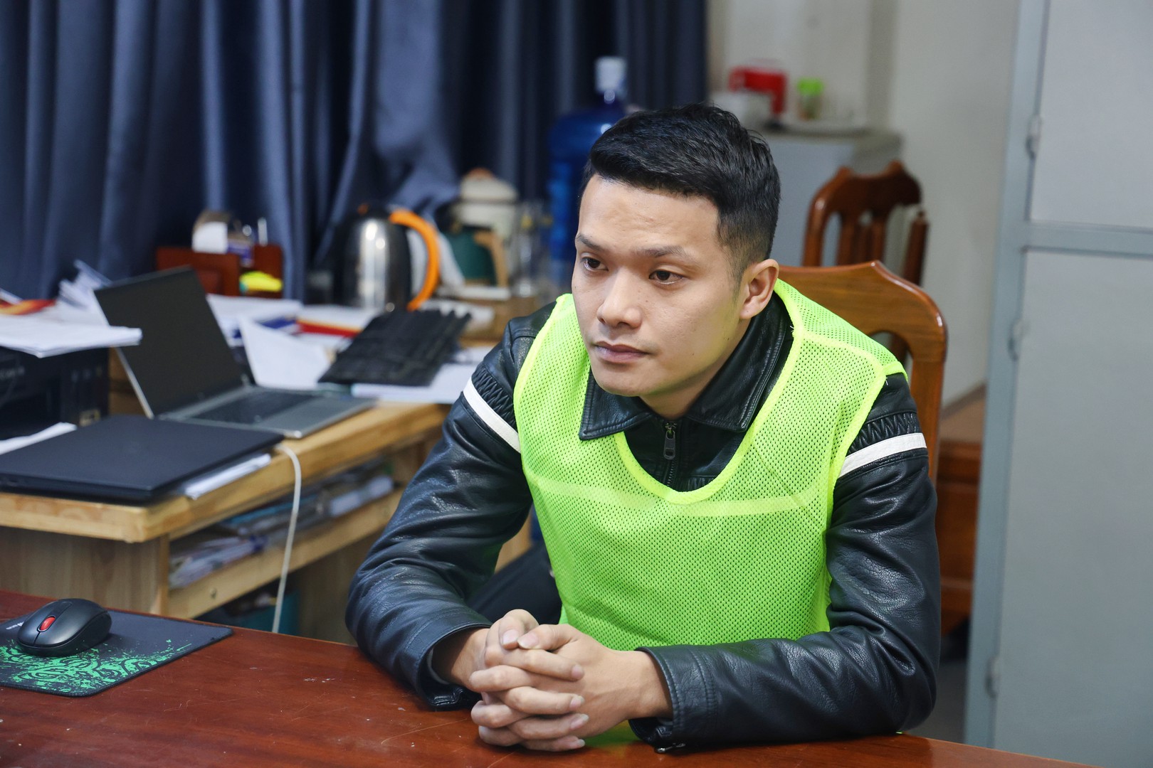 B&oacute;c gỡ &ldquo;&ocirc;ng tr&ugrave;m&rdquo; đường d&acirc;y lừa đảo 50 tỷ đồng: Thu thập đời tư,th&oacute;i quen sinh hoạt, thao t&uacute;ng Facebook nạn nh&acirc;n để giăng bẫy- Ảnh 1.