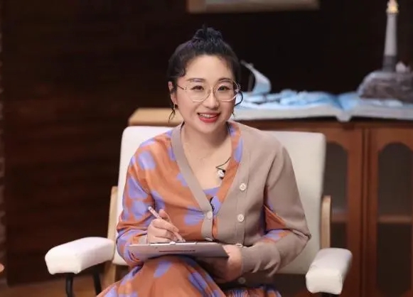 Nữ nh&agrave; văn ph&aacute;t ng&ocirc;n "sốc": Cha mẹ qu&ecirc;n n&oacute;i ĐIỀU N&Agrave;Y, con dễ trở th&agrave;nh "n&ocirc; lệ của ham muốn"!- Ảnh 1.