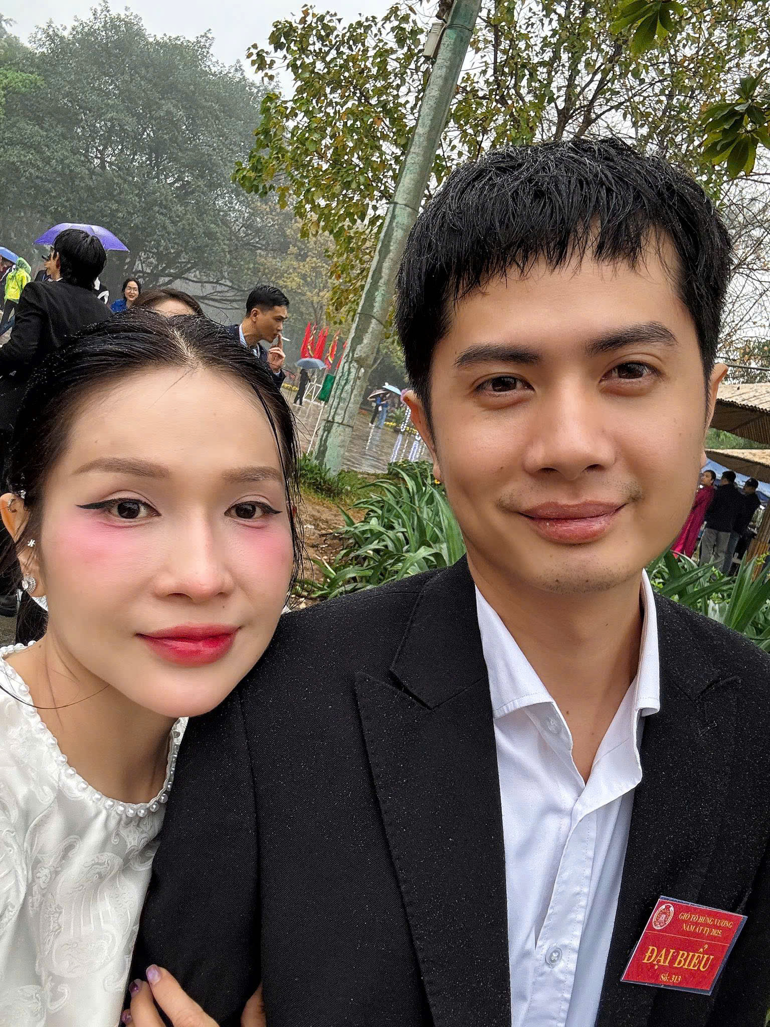 X&ocirc;n xao clip Khả Như đi thử v&aacute;y cưới, chuẩn bị kết h&ocirc;n với Huỳnh Phương?- Ảnh 4.