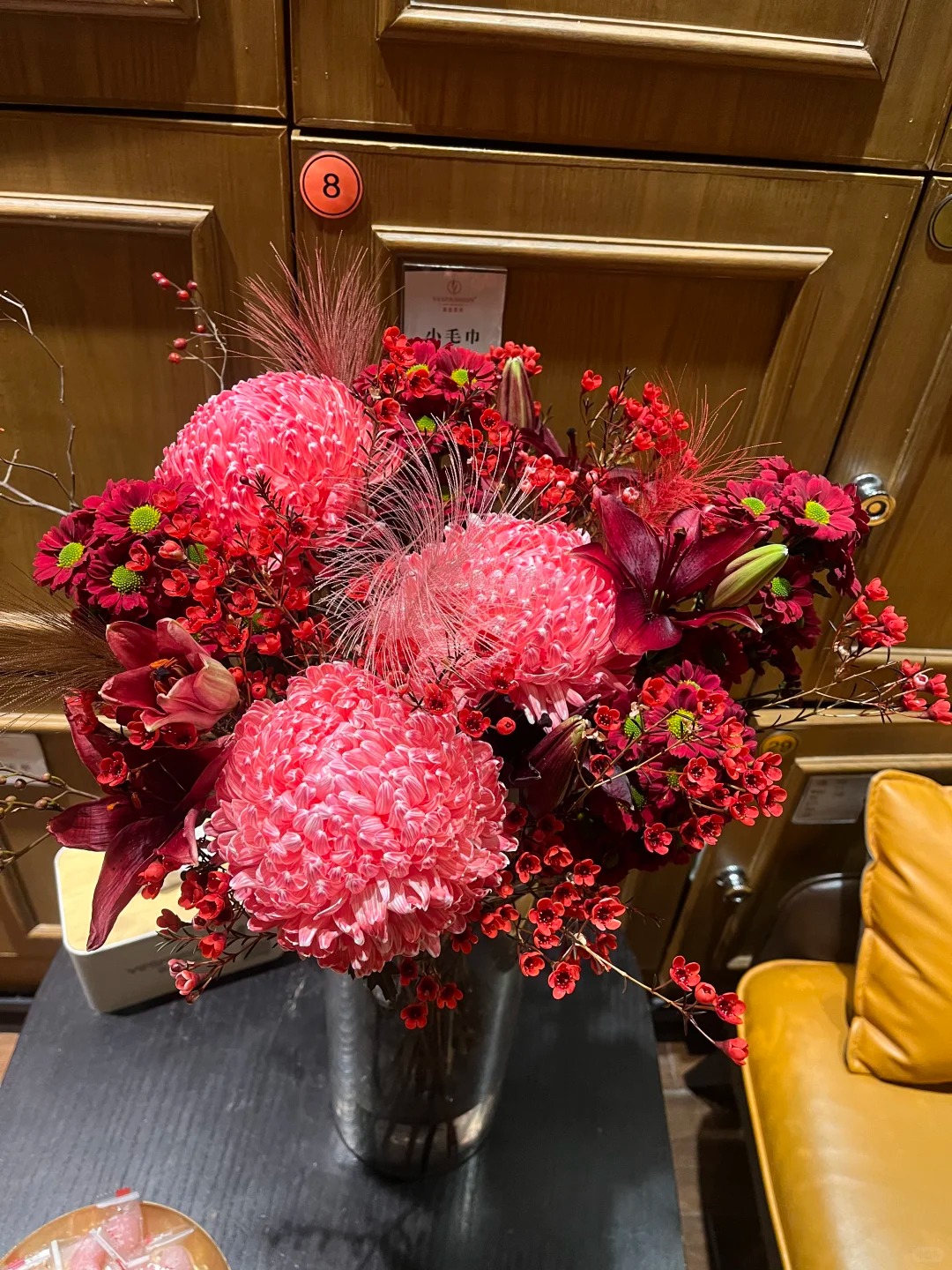 Chi hơn 300k rước bình hoa Chi hơn 300k rước bình hoa