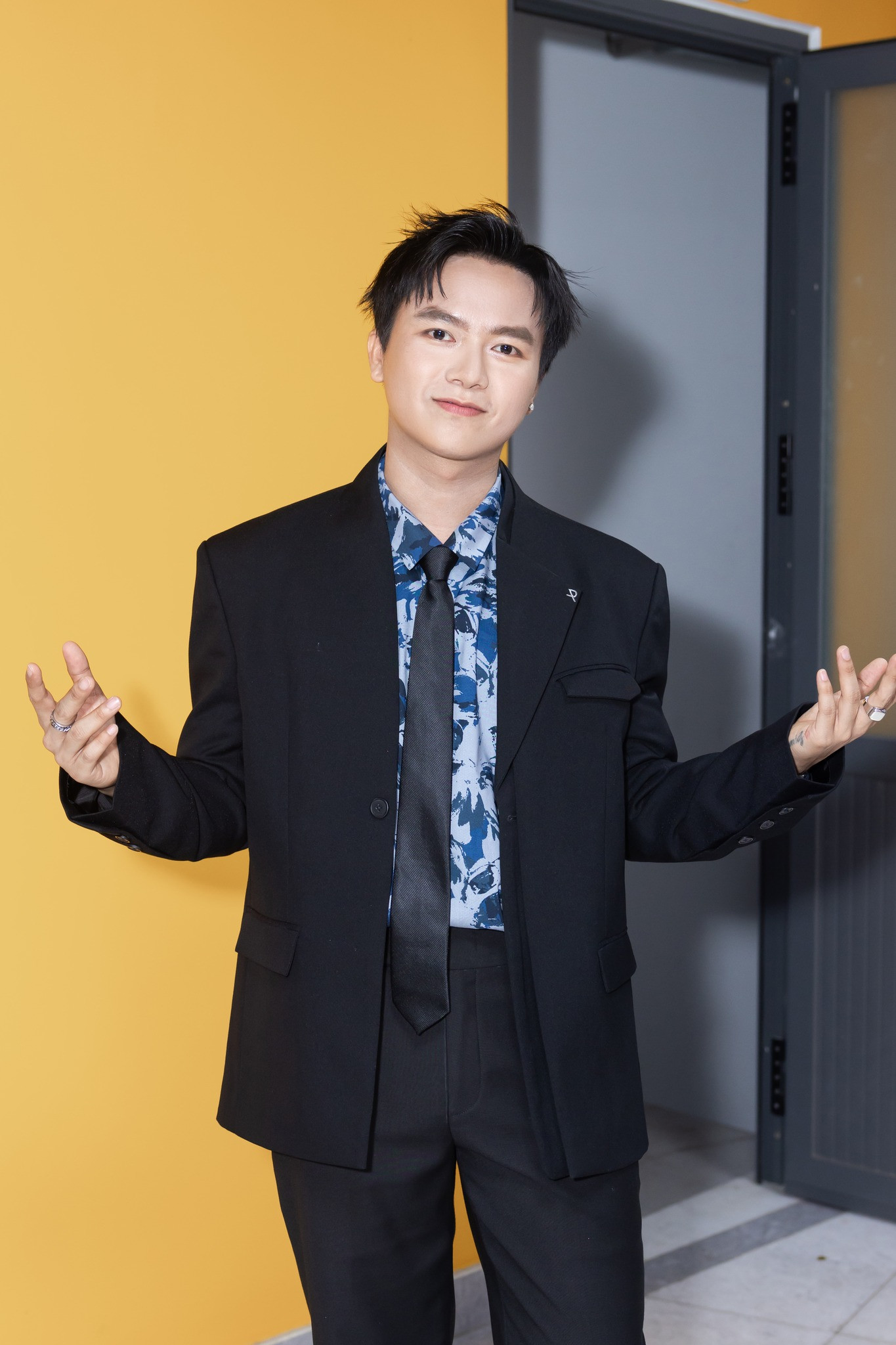 Nhạc sĩ đắt show nhất Việt Nam từng phải &ldquo;rải CV xin việc&rdquo; chật vật, đổi đời nhờ T&oacute;c Ti&ecirc;n &ldquo;chốt đơn&rdquo;- Ảnh 1.