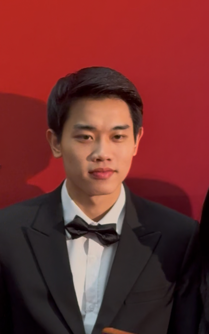 &Aacute; hậu cũng m&ecirc; Đ&igrave;nh Bắc như thường, ho&aacute; fan girl khi hotboy U23 Việt Nam diện vest bảnh bao khoe visual ph&aacute;t s&aacute;ng- Ảnh 8.