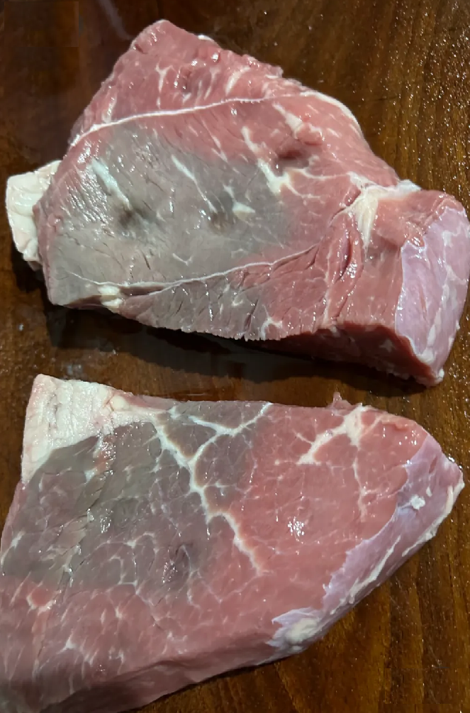 Thịt bò chuyển sang màu xám có phải bị hỏng? Chuyên gia chỉ mẹo xác định độ tươi của thịt bò- Ảnh 1. Thịt bò chuyển sang màu xám có phải bị hỏng? Chuyên gia chỉ mẹo xác định độ tươi của thịt bò- Ảnh 1.