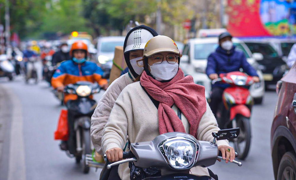 Khối kh&ocirc;ng kh&iacute; lạnh cực mạnh bao tr&ugrave;m miền Bắc, c&oacute; nơi dưới 8 độ C: R&eacute;t buốt k&eacute;o d&agrave;i đến bao giờ?- Ảnh 1.