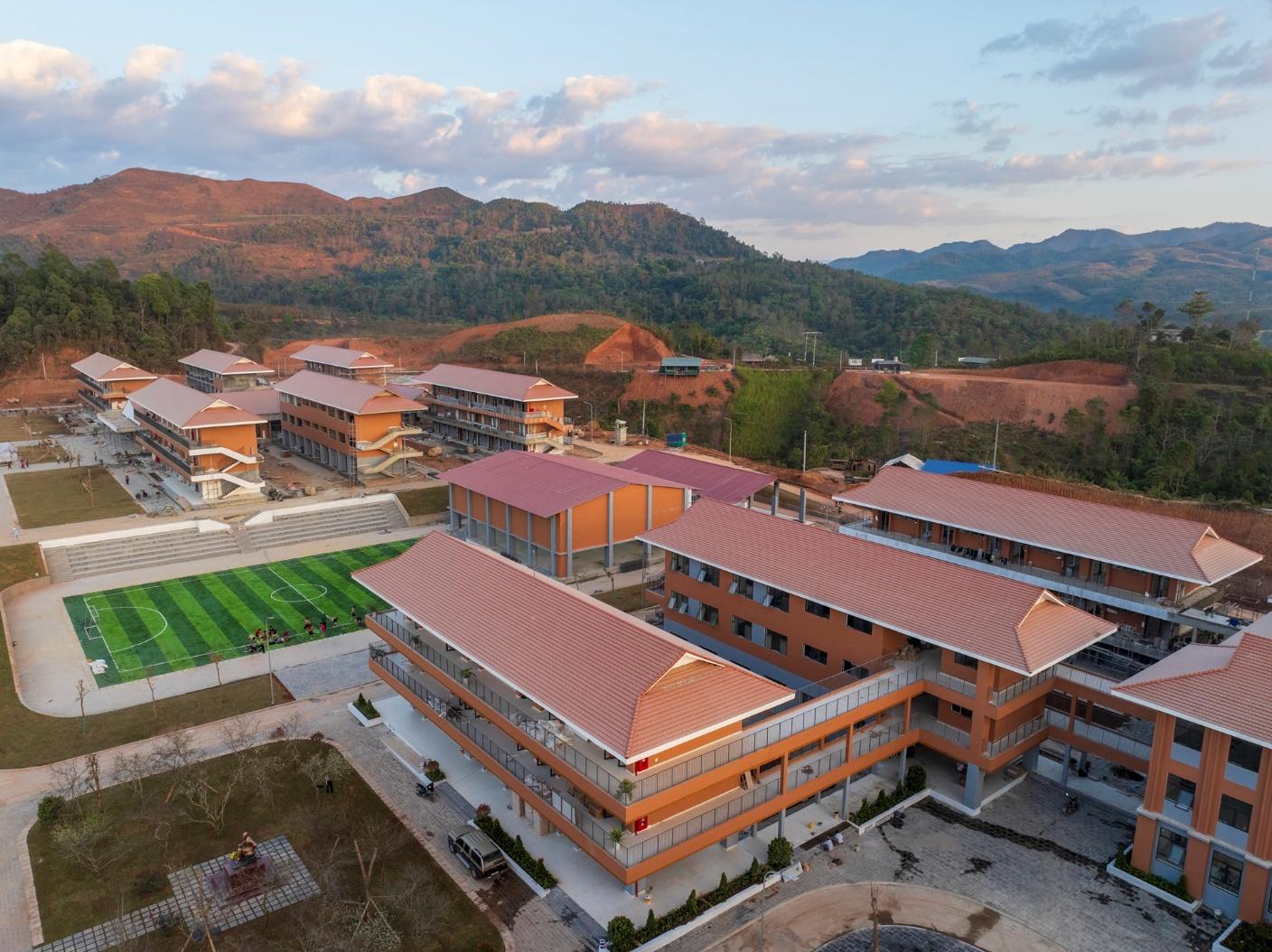 Cận cảnh trường phổ th&ocirc;ng hiện đại nhất bi&ecirc;n giới ph&iacute;a Bắc: Rộng 6,88 ha, vốn đầu tư 230 tỷ đồng- Ảnh 4.