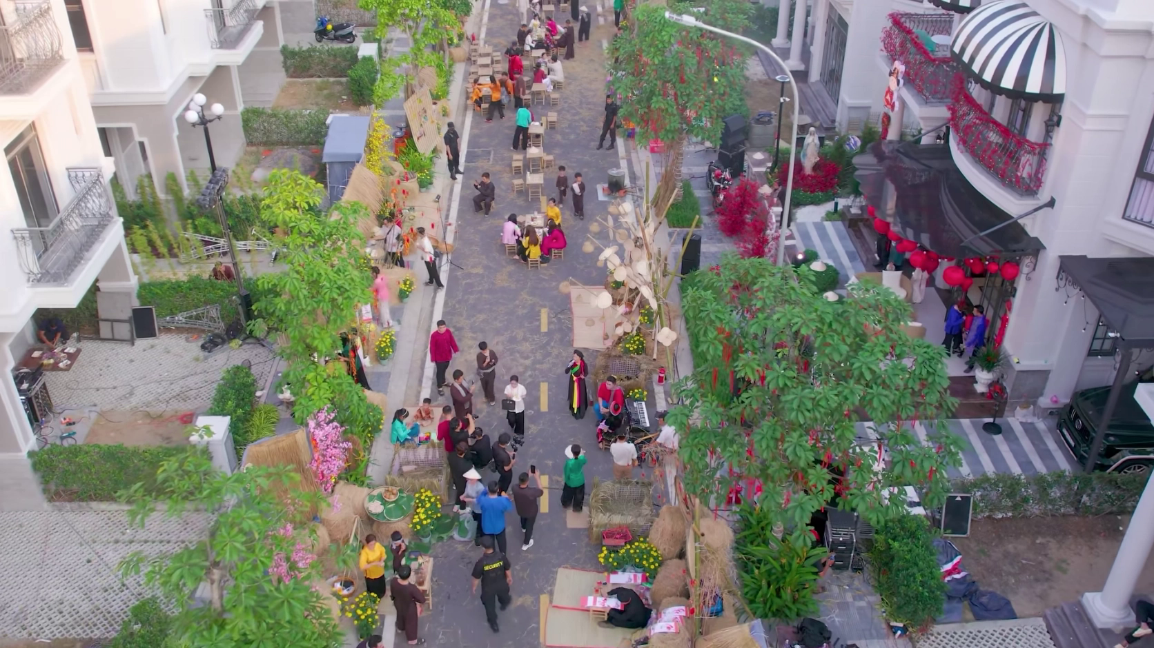 Gần Tết, Đoàn Di Băng Gần Tết, Đoàn Di Băng