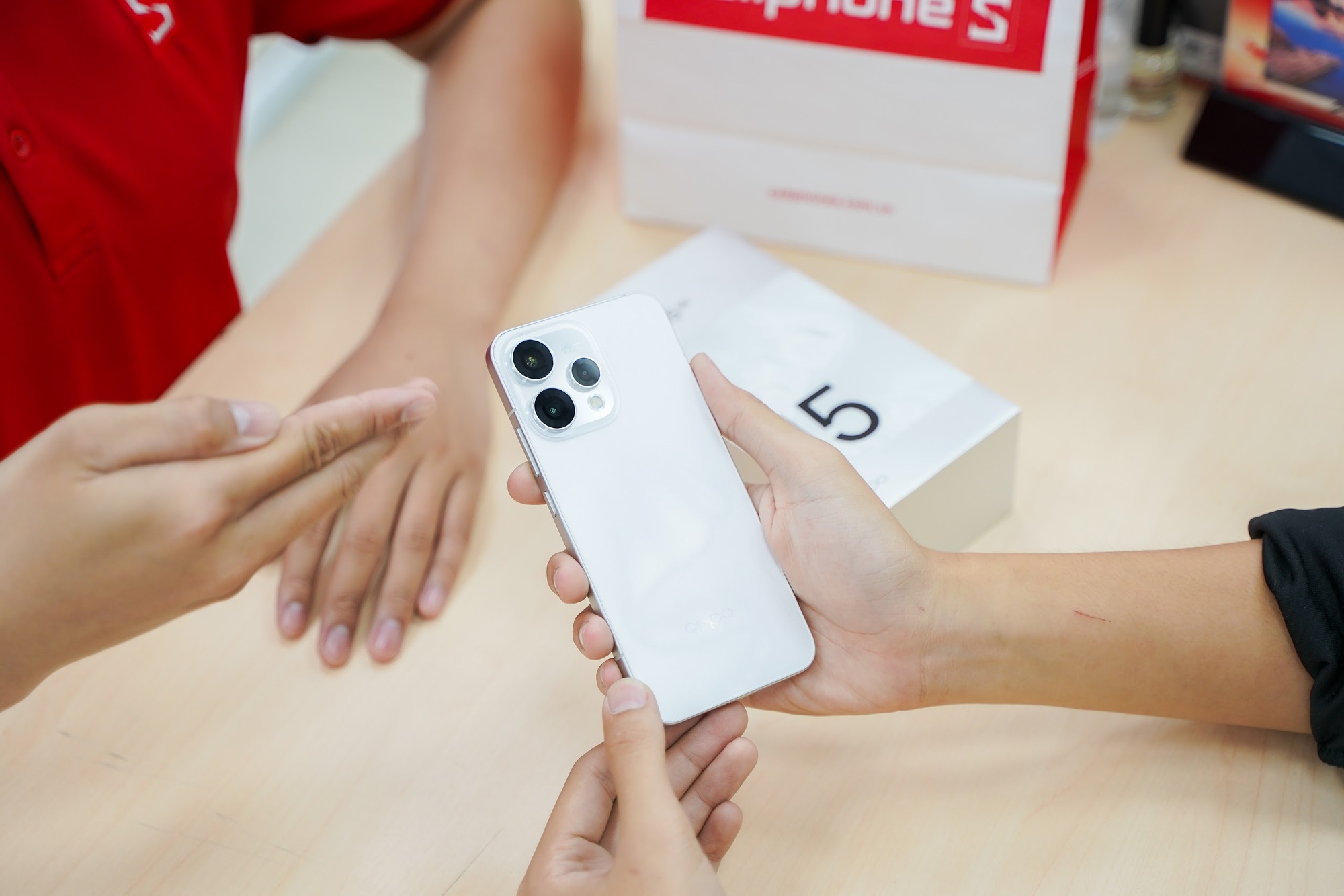 Sắm OPPO Reno15 series đ&oacute;n Tết, nhận g&oacute;i qu&agrave; đến 4 triệu- Ảnh 3.