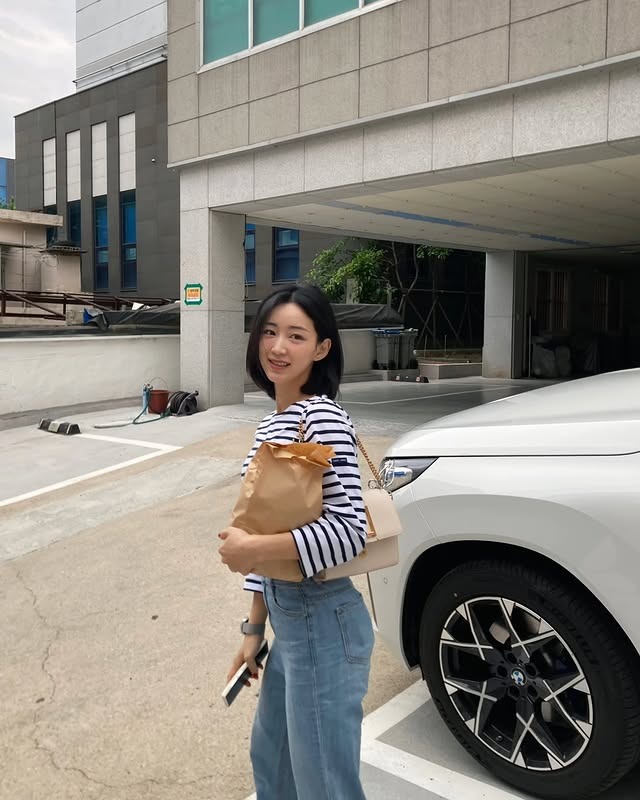 Mỹ nh&acirc;n từ bỏ h&agrave;o quang showbiz đi l&agrave;m TVHK: Nhan sắc nh&igrave;n 1 lần l&agrave; vấn vương, style đơn giản m&agrave; đẹp đỉnh- Ảnh 18.