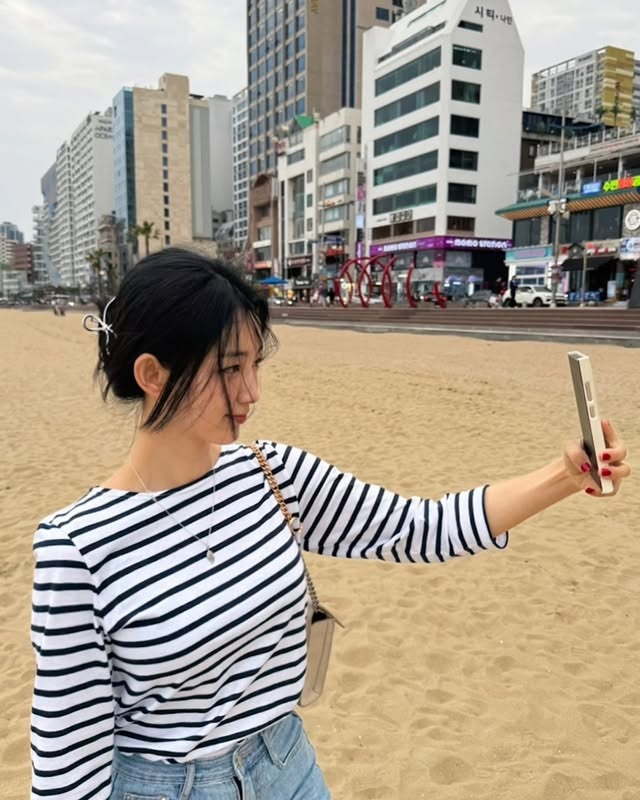 Mỹ nh&acirc;n từ bỏ h&agrave;o quang showbiz đi l&agrave;m TVHK: Nhan sắc nh&igrave;n 1 lần l&agrave; vấn vương, style đơn giản m&agrave; đẹp đỉnh- Ảnh 17.