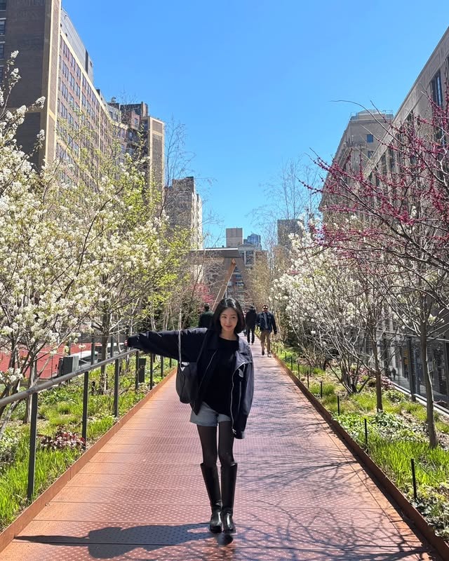 Mỹ nh&acirc;n từ bỏ h&agrave;o quang showbiz đi l&agrave;m TVHK: Nhan sắc nh&igrave;n 1 lần l&agrave; vấn vương, style đơn giản m&agrave; đẹp đỉnh- Ảnh 7.