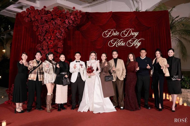 NSƯT 44 tuổi trẻ đẹp vượt mức, Huyền Lizzie và Hồng Diễm không dìm nổi- Ảnh 3. NSƯT 44 tuổi trẻ đẹp vượt mức, Huyền Lizzie và Hồng Diễm không dìm nổi- Ảnh 3.