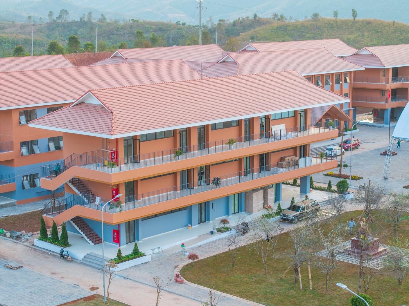 Cận cảnh trường phổ th&ocirc;ng hiện đại nhất bi&ecirc;n giới ph&iacute;a Bắc: Rộng 6,88 ha, vốn đầu tư 230 tỷ đồng- Ảnh 5.