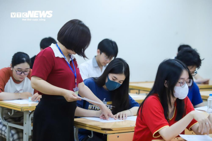 Giới hạn nguyện vọng, giảm trần điểm cộng v&agrave; IELTS: Bộ GD&ĐT l&yacute; giải- Ảnh 2.