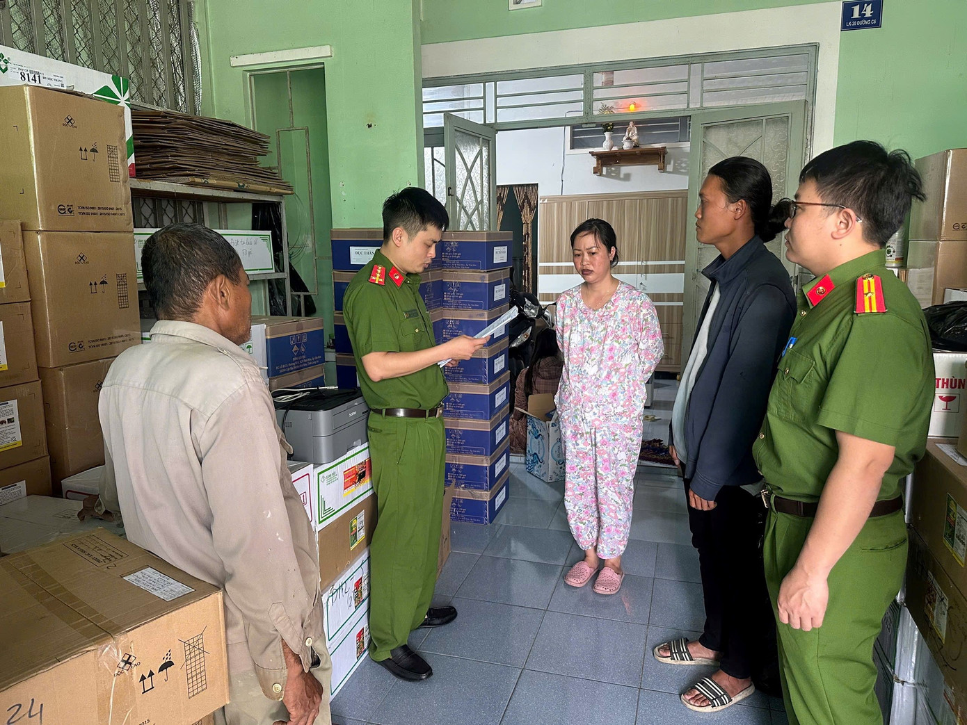 Vụ thuốc bảo vệ thực vật giả: Dựng 19 c&ocirc;ng ty &lsquo;ma&rsquo;, b&aacute;n gi&aacute; cao hơn h&agrave;ng thật- Ảnh 2.