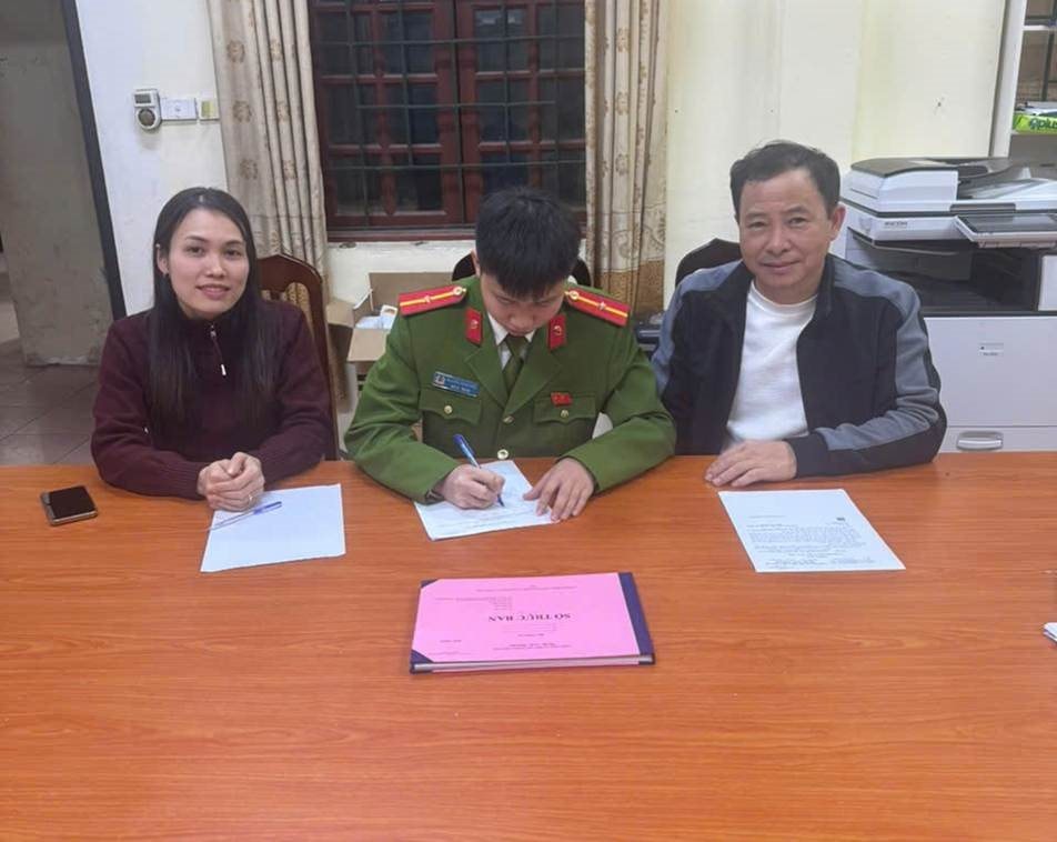 Nhận 2 tỷ đồng nhưng kh&ocirc;ng c&oacute; nội dung chuyển: C&ocirc;ng an điều tra người phụ nữ ở H&agrave; Nội- Ảnh 1.