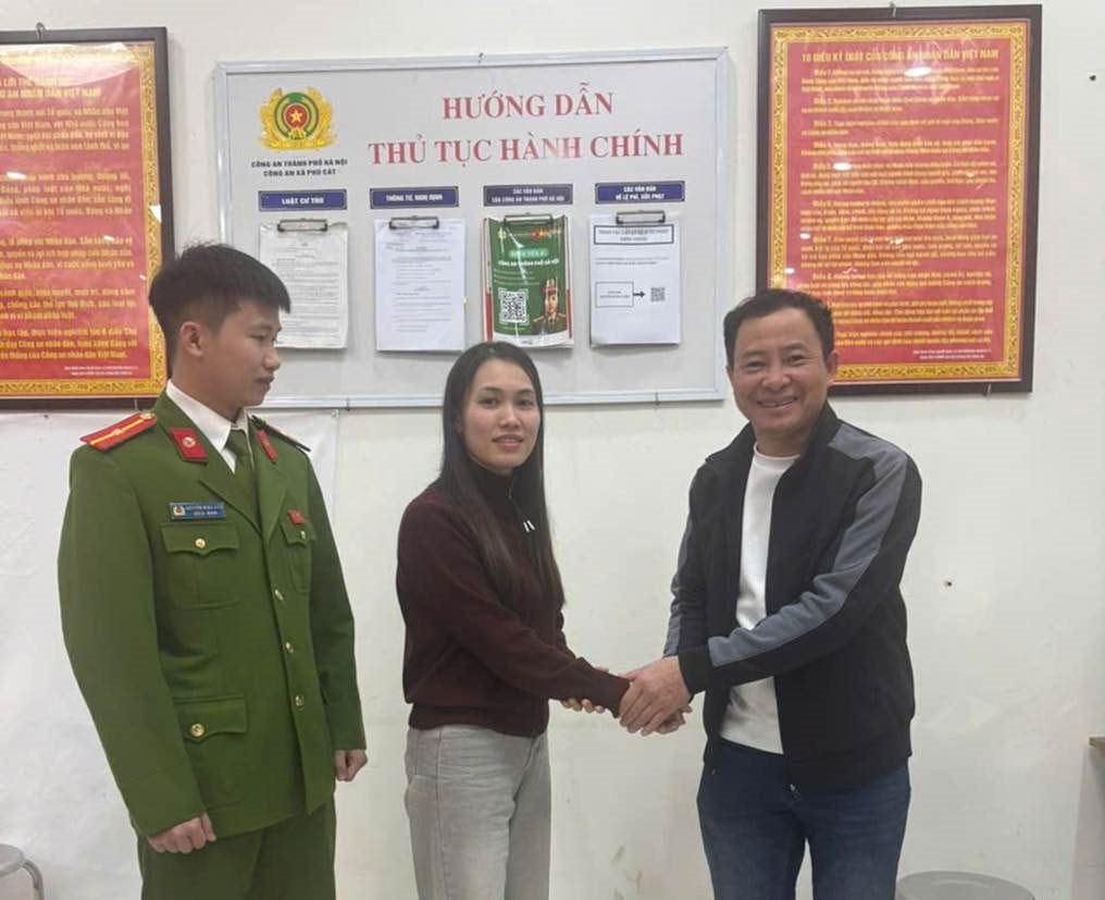 Nhận 2 tỷ đồng nhưng kh&ocirc;ng c&oacute; nội dung chuyển: C&ocirc;ng an điều tra người phụ nữ ở H&agrave; Nội- Ảnh 2.