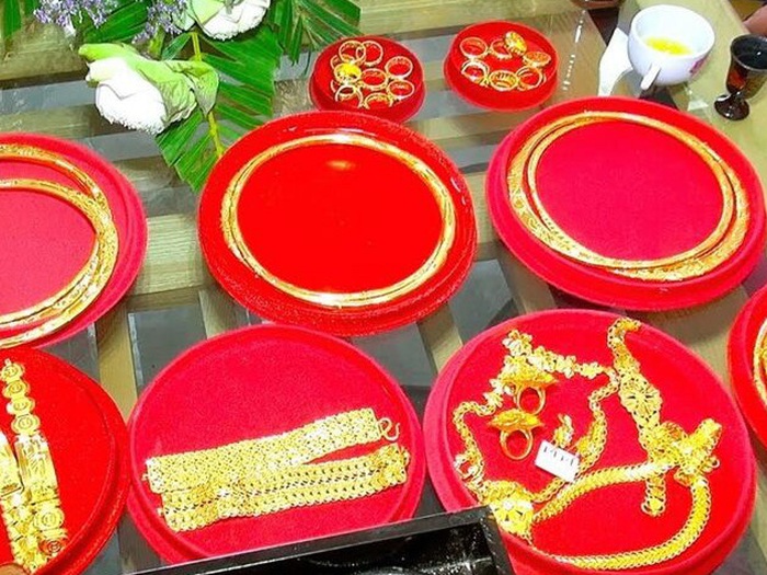 Mang v&agrave;ng cưới kh&ocirc;ng giấy tờ đi b&aacute;n c&oacute; bị tịch thu kh&ocirc;ng? Nhiều người mang v&agrave;ng đi b&aacute;n mới biết điều n&agrave;y- Ảnh 2.