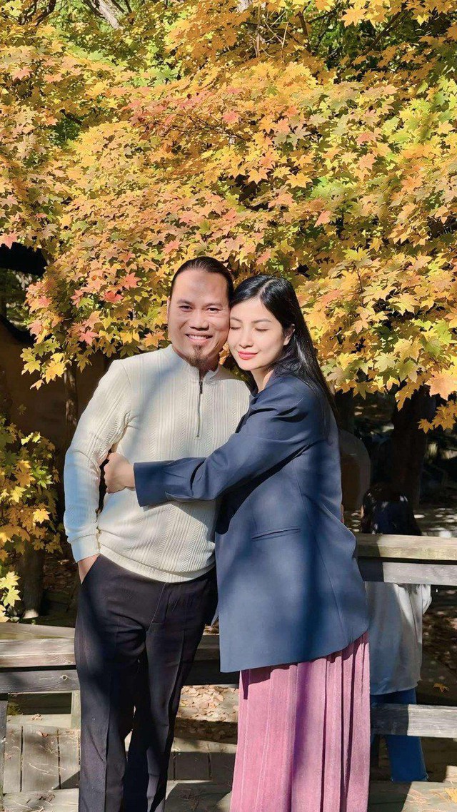 Nhan sắc vợ ch&acirc;n d&agrave;i sinh 5 con cho nam nghệ sĩ đ&igrave;nh đ&aacute;m sở hữu biệt phủ d&aacute;t v&agrave;ng ở H&agrave; Nội- Ảnh 5.