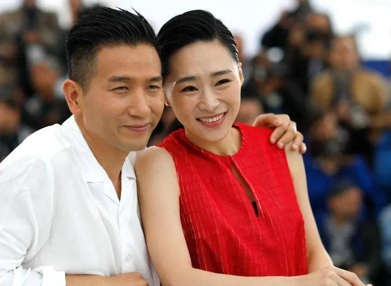 Triệu Lệ Dĩnh tháo chạy khỏi người tình có gia cảnh tù tội gây sốc, nhà trai liền tung đòn Triệu Lệ Dĩnh tháo chạy khỏi người tình có gia cảnh tù tội gây sốc, nhà trai liền tung đòn