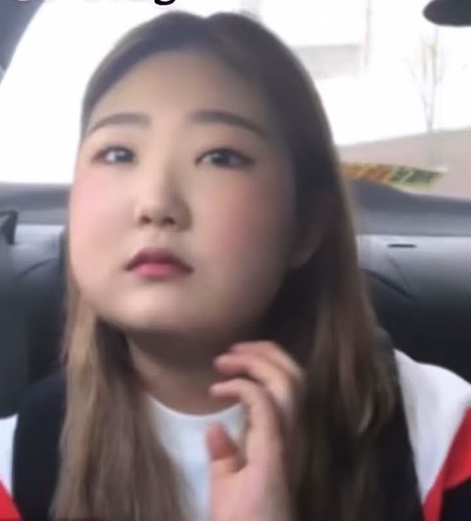 Phát sợ với cơ thể gầy trơ xương, héo mòn của con gái Phát sợ với cơ thể gầy trơ xương, héo mòn của con gái