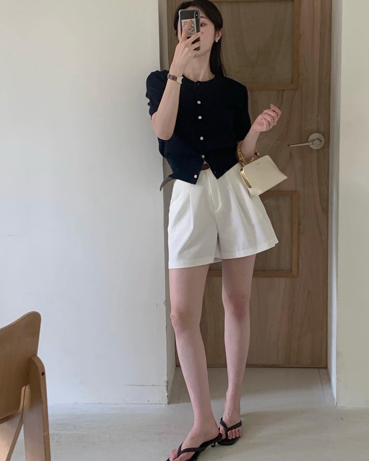 Giờ sáng suốt nhất là sắm 4 kiểu áo mỏng, nhiều mẫu tới mùa hè mặc vẫn đẹp- Ảnh 5. Giờ sáng suốt nhất là sắm 4 kiểu áo mỏng, nhiều mẫu tới mùa hè mặc vẫn đẹp- Ảnh 5.