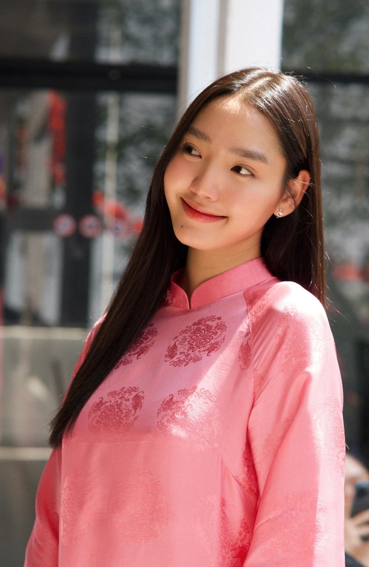 "Mỹ nh&acirc;n trăm tỷ" 18 tuổi đ&oacute;ng ch&iacute;nh trong phim Tết của Trường Giang l&agrave; ai?- Ảnh 8.