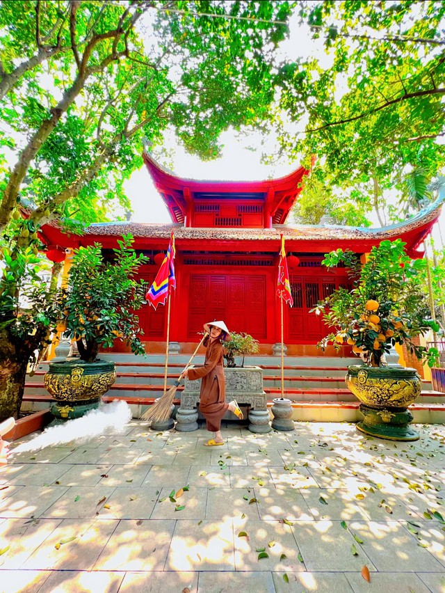 Nhan sắc vợ ch&acirc;n d&agrave;i sinh 5 con cho nam nghệ sĩ đ&igrave;nh đ&aacute;m sở hữu biệt phủ d&aacute;t v&agrave;ng ở H&agrave; Nội- Ảnh 11.