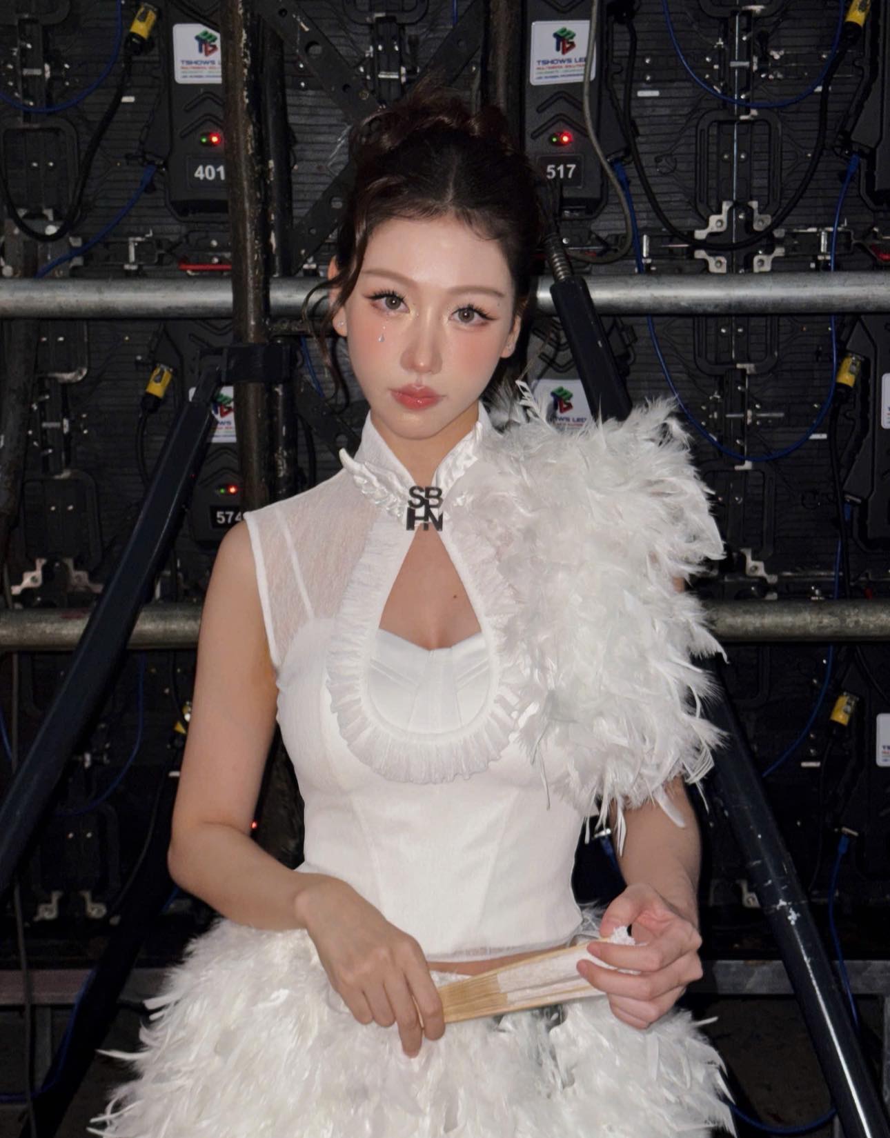 Mỹ nh&acirc;n Việt nhiều lần g&acirc;y sốt Trung Quốc: Cứ ra nhạc l&agrave; c&oacute; hit, l&agrave; nghệ sĩ nữ nhiều MV trăm triệu view nhất showbiz- Ảnh 12.