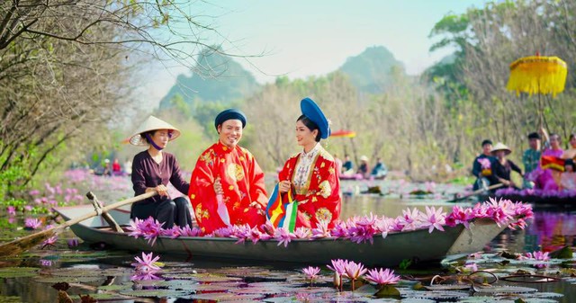 Nhan sắc vợ ch&acirc;n d&agrave;i sinh 5 con cho nam nghệ sĩ đ&igrave;nh đ&aacute;m sở hữu biệt phủ d&aacute;t v&agrave;ng ở H&agrave; Nội- Ảnh 6.