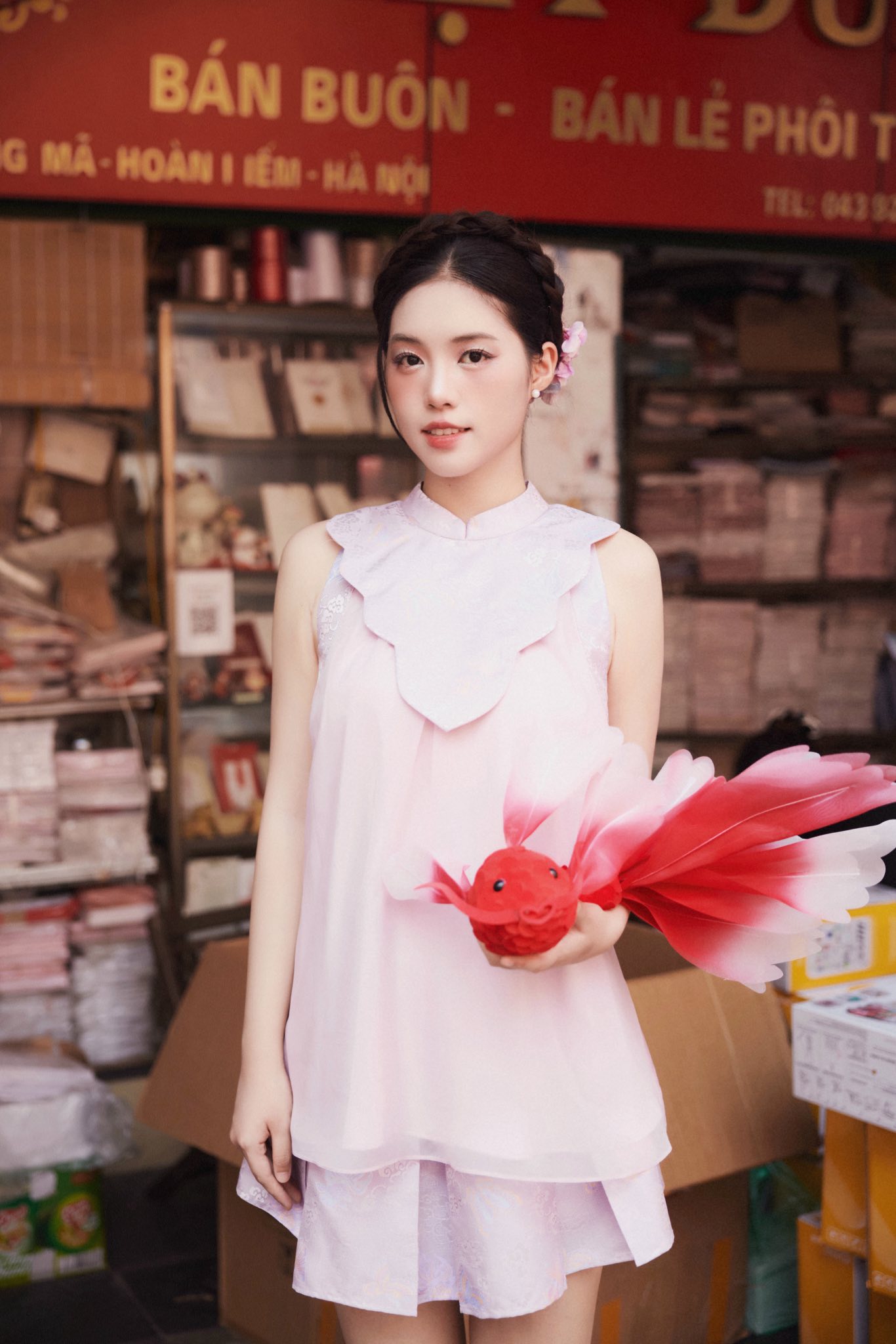 Ch&acirc;u Anh v&agrave; Cẩm Ly: So k&egrave; 2 mỹ nh&acirc;n được 